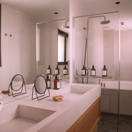 Ξενοδοχείο Moderne 4*