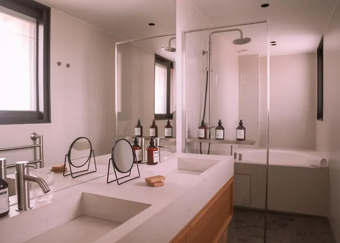 Ξενοδοχείο Moderne 4*